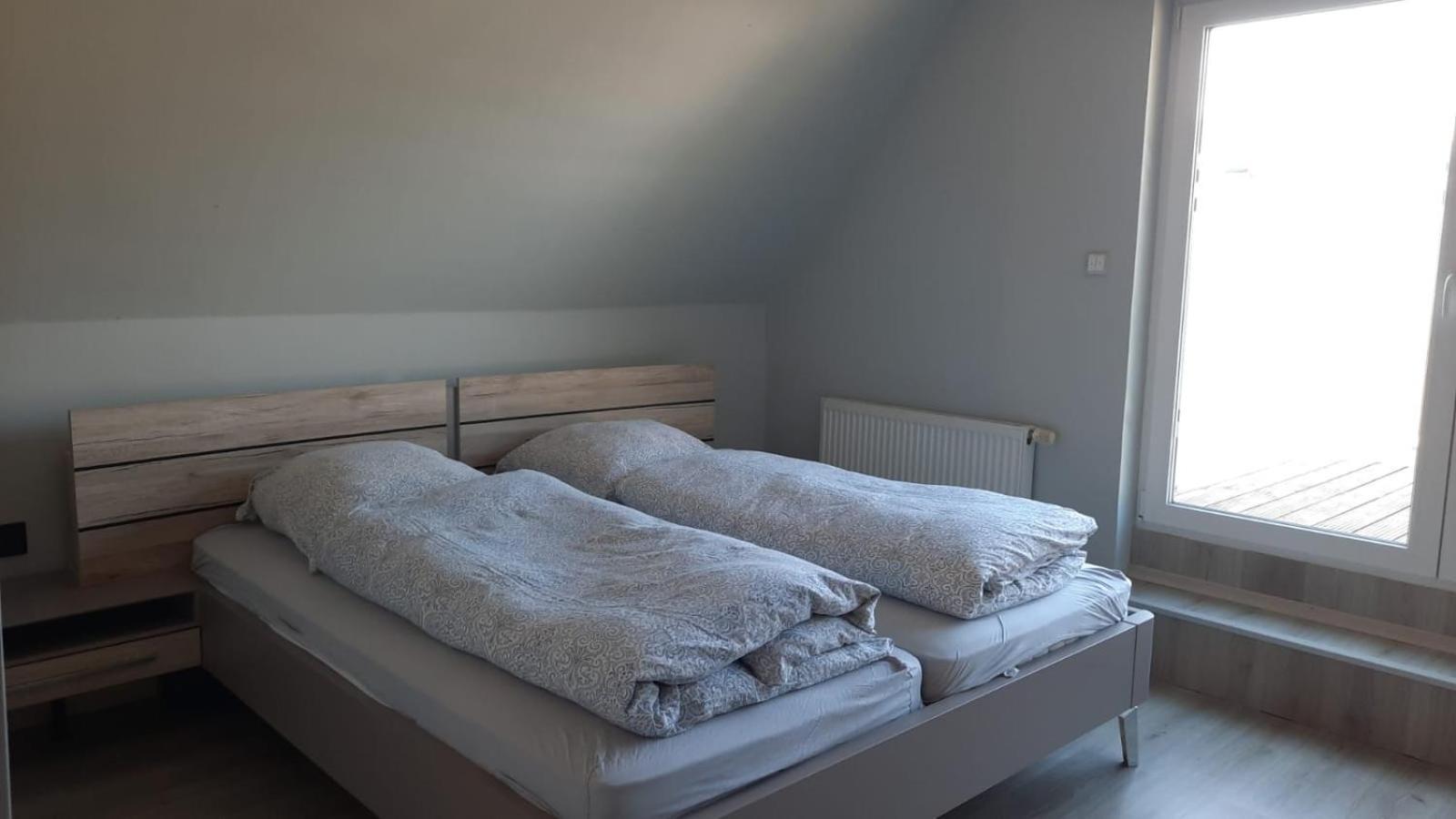 Ferienwohnung Mittelpunkt Schortens Exterior photo